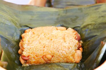 Chicken Sticky Rice in Banana Leaves 1