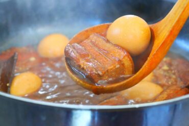 Taiwanese Braised Pork Belly with Eggs Recipe