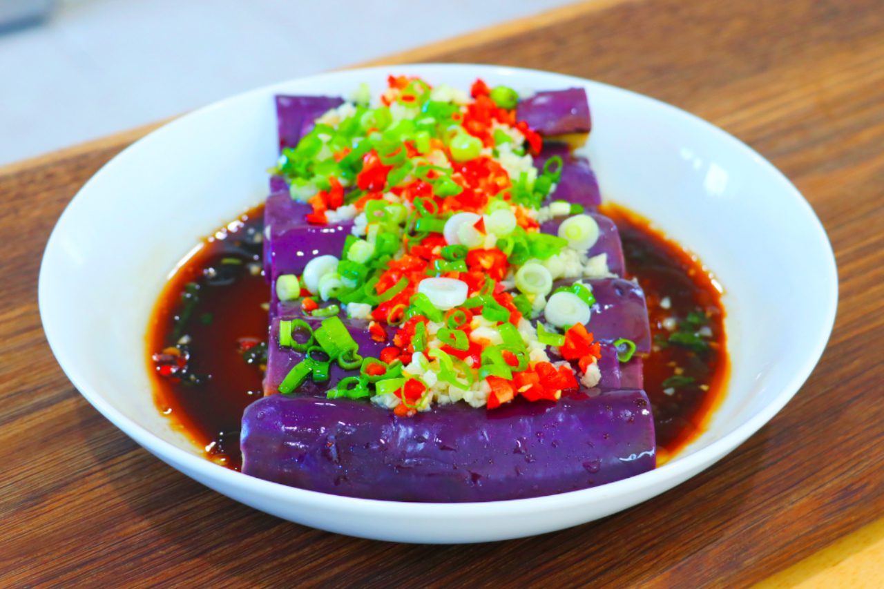 Steamed Eggplants with Garlic Sauce