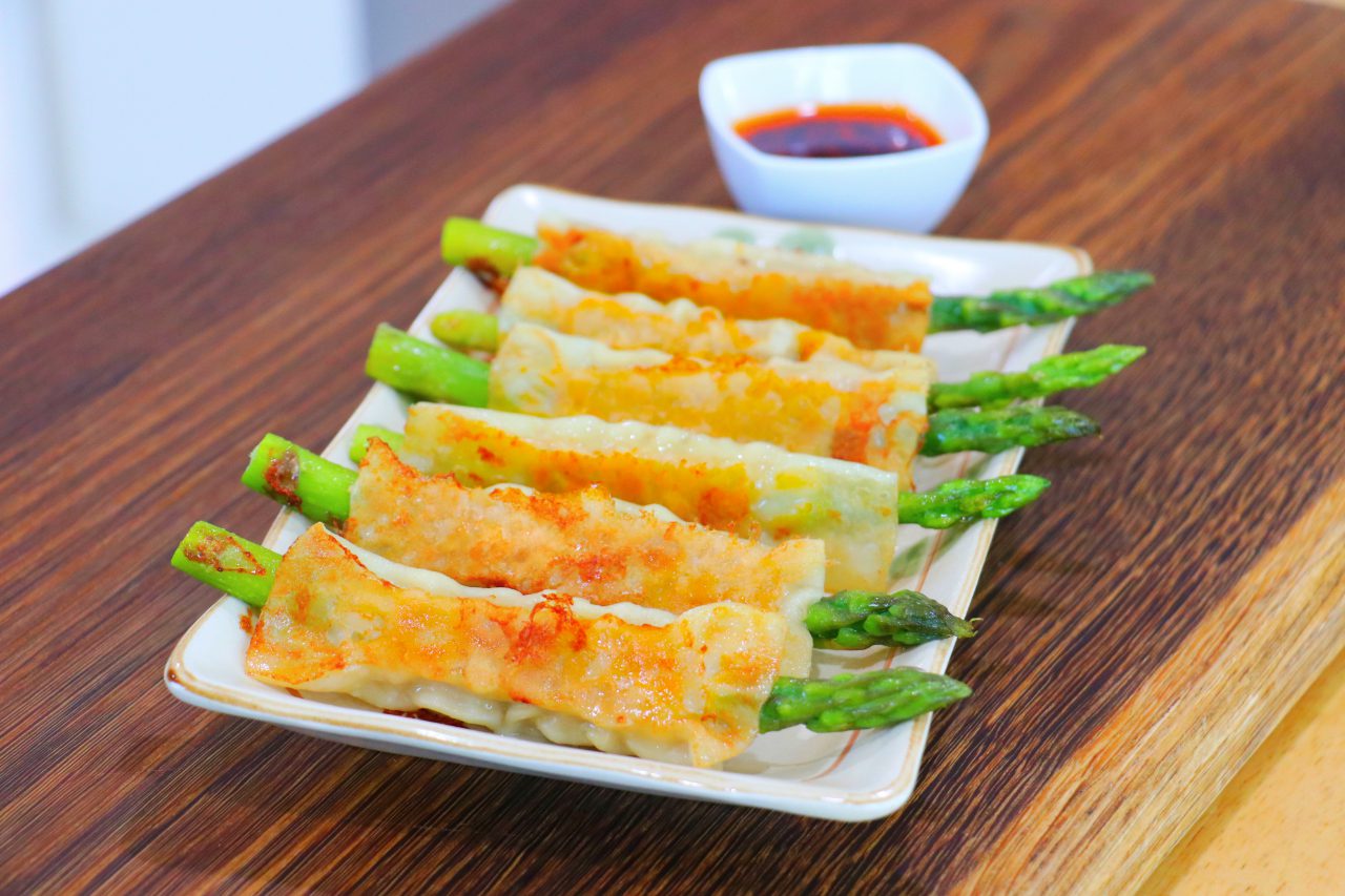 Chicken Potstickers with Asparagus