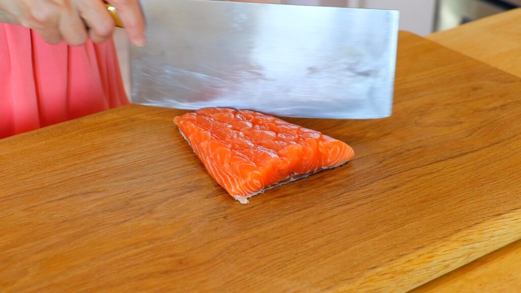 Crispy Teriyaki Blooming Salmon 1. Slice