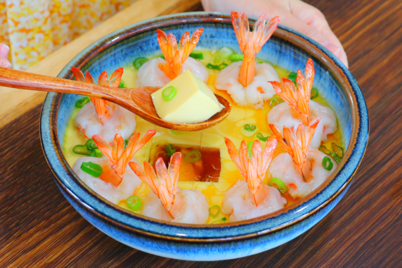 Achieve Silky Steamed Eggs with Shrimp Easily