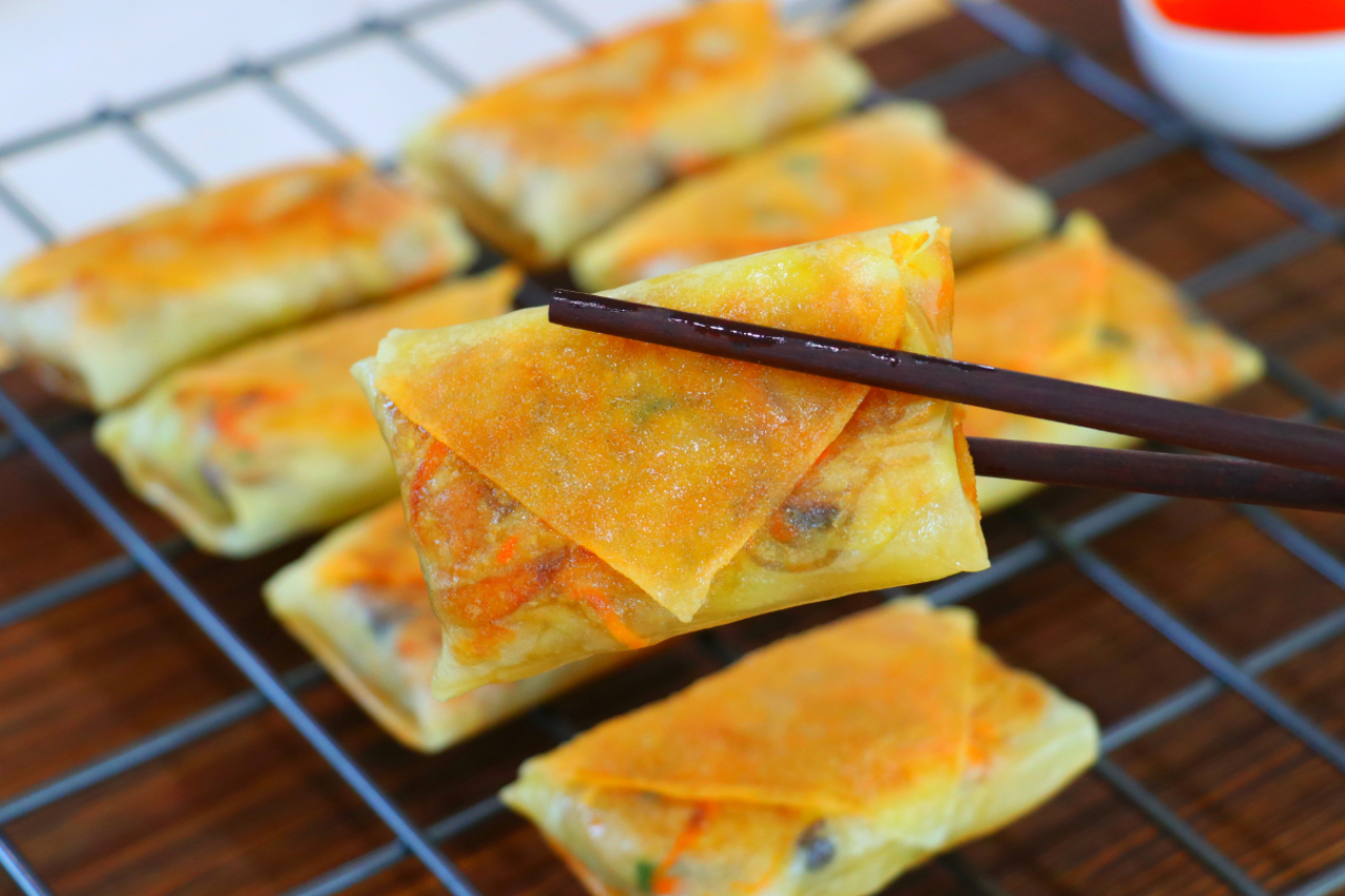 CRISPY Chicken Spring Roll Pockets