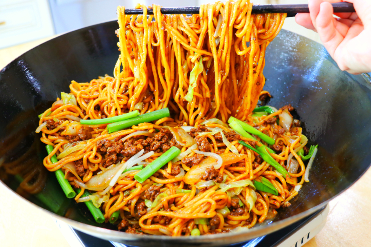 15-Min Beef Lo Mein Recipe