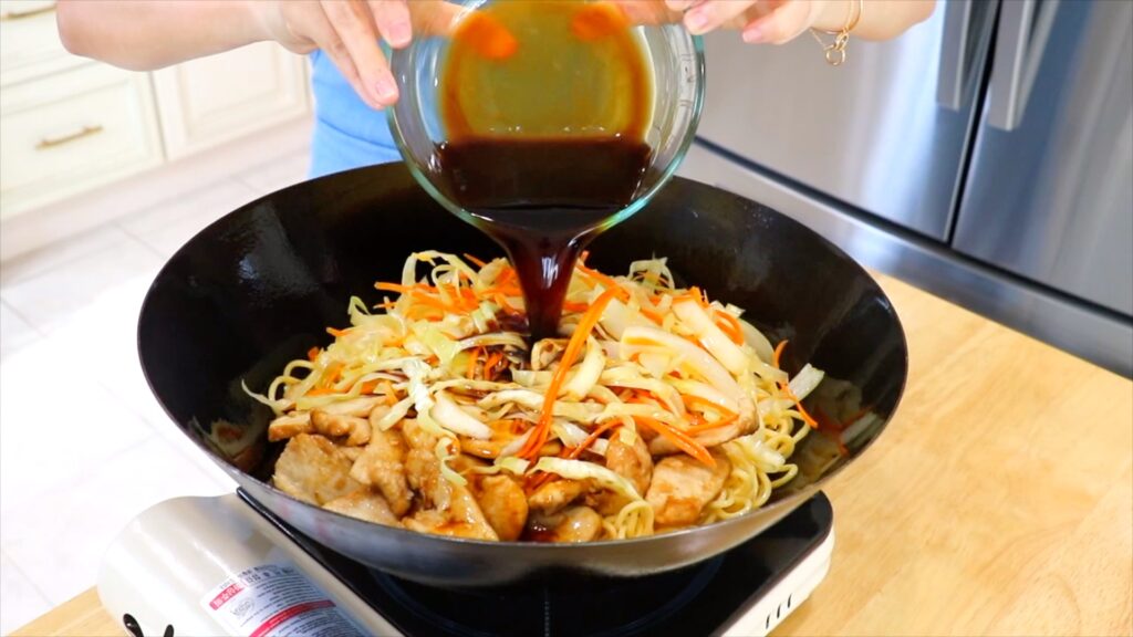 25-Min Chicken Lo Mein 4. Toss