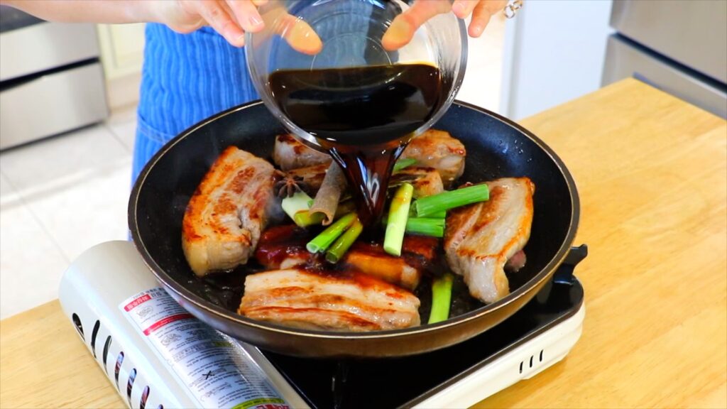 30 Min Braised Pork Belly in Soy Sauce 4. Braise