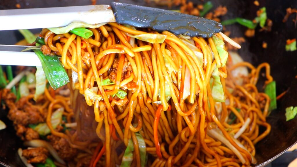 15-Min Ground Chicken Lo Mein 6. Comebine