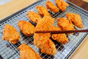 Garlicky Fried Chicken Wings