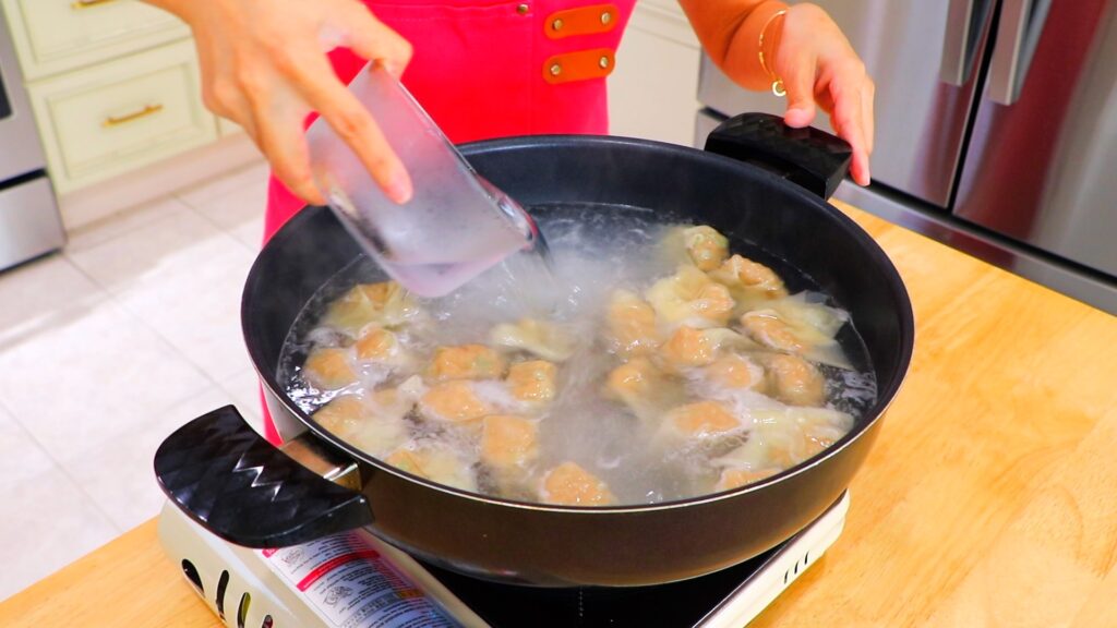 30-Min Shrimp and Pork Wonton Soup 7. Boil the Wontons