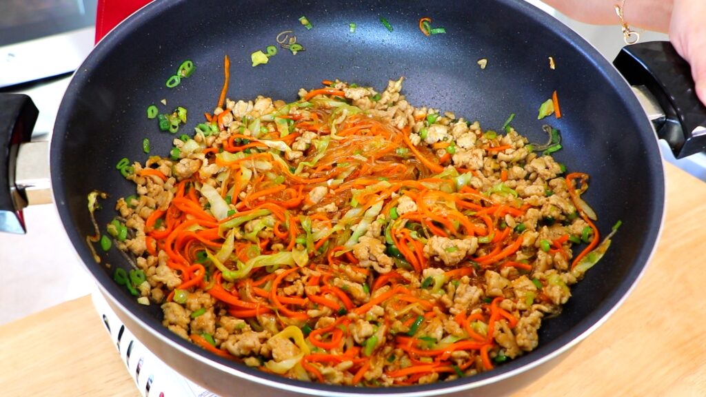 30-Min Chicken Spring Rolls 4. Filling